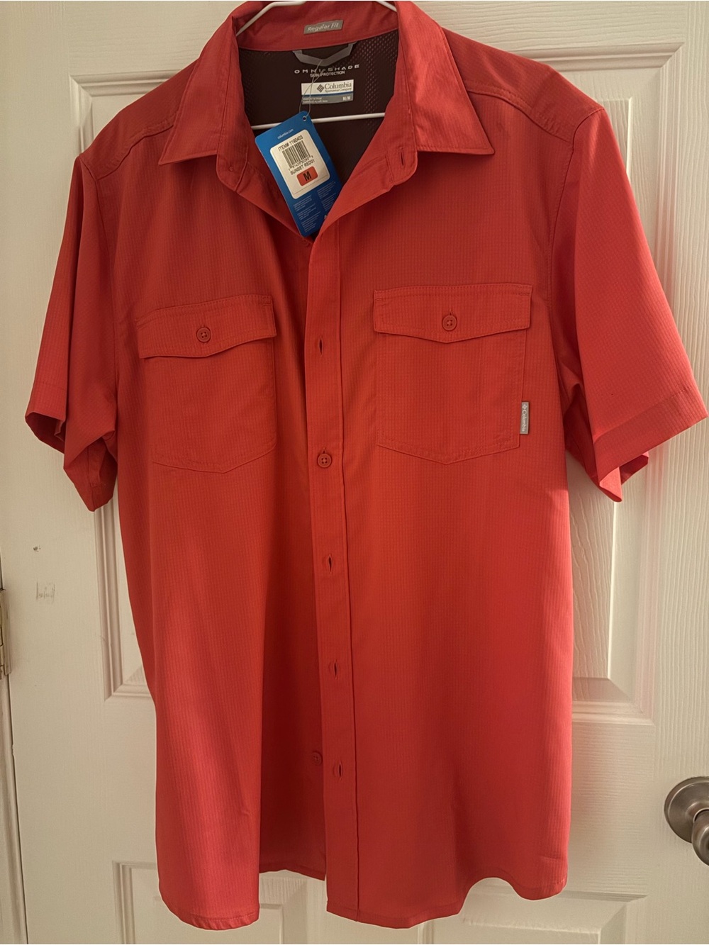 Columbia Men’s Short-Sleeve Button-Up Shirt in Coral Red